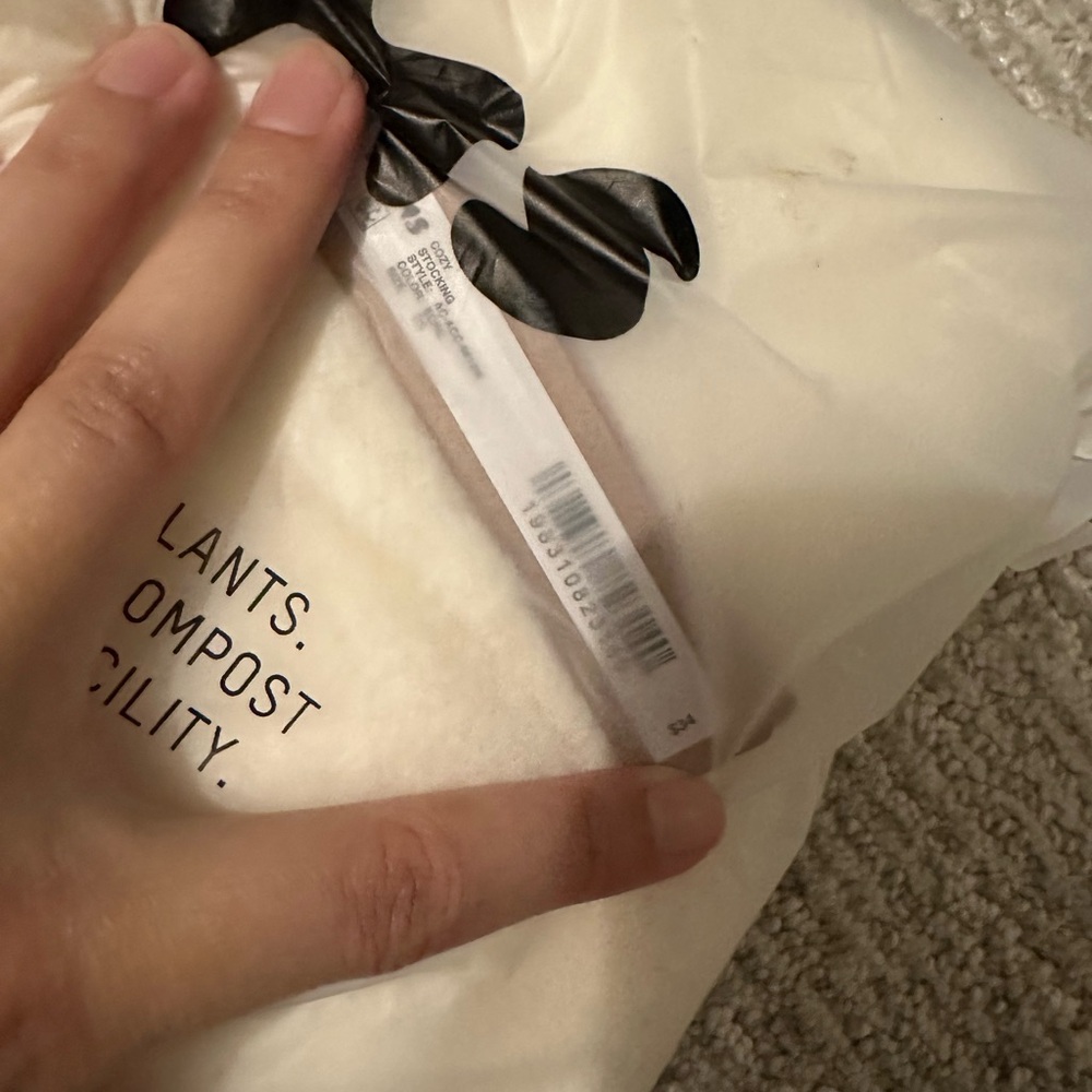 NWTS SKIMS cozy stocking OS ecru - Picture 4 of 4